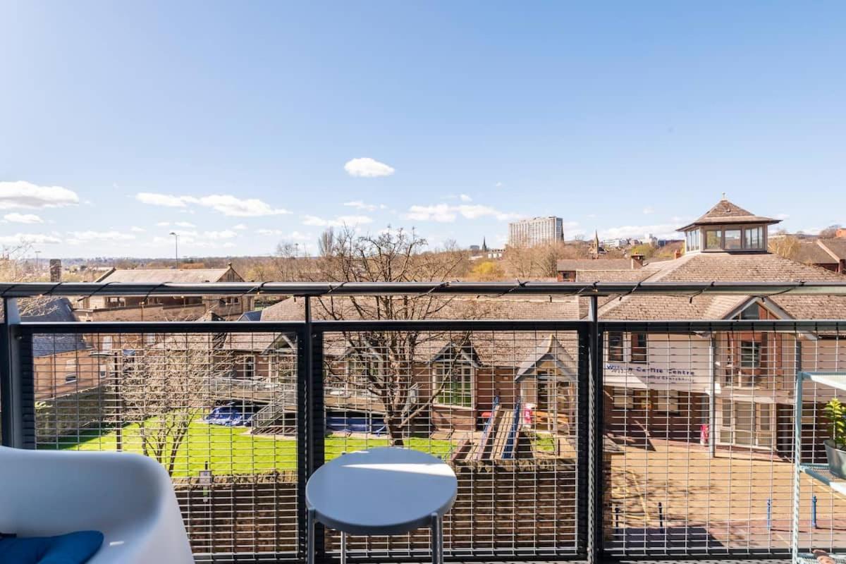 Sheffield City Centre Apartment & Balcony Exterior photo
